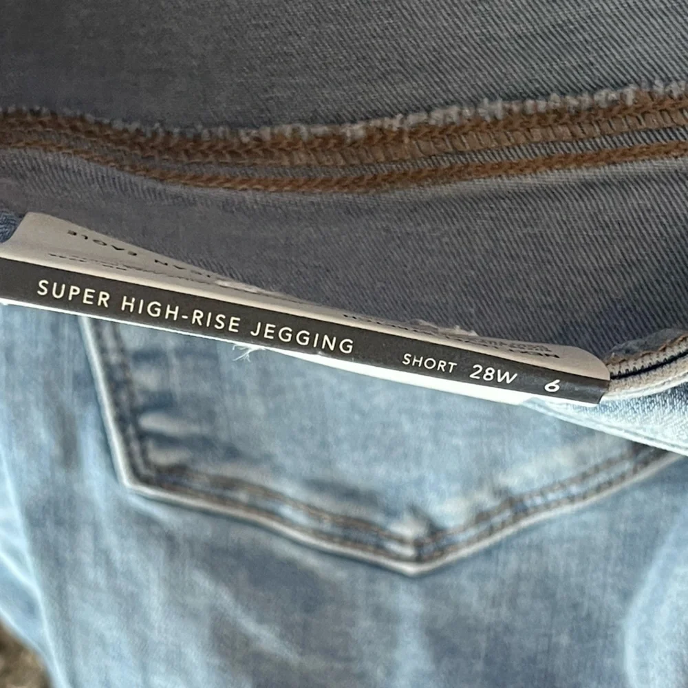 American Eagle nwt damaged return distressed super high rise jegging